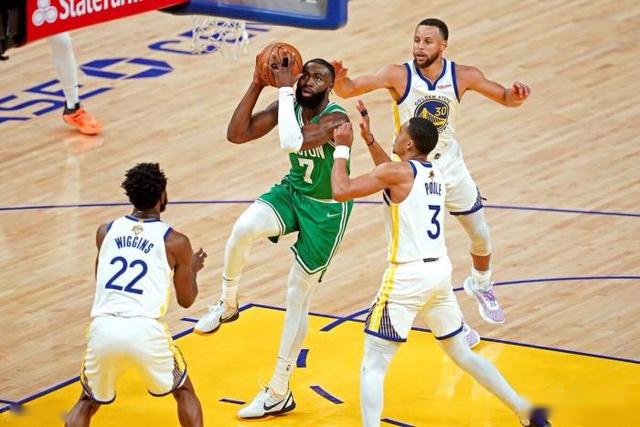 曼市德比蓝月亮笑到最后 数据支持打出大比分