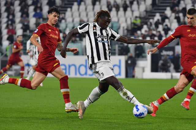 阿德巴约：10点半训练我8点半就到 C罗已经在游泳